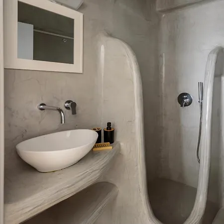 Villa Sensia With Hot Tub And Caldera View